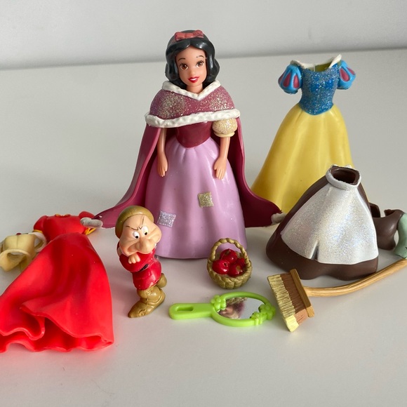 Disney Other - Disney Parks Exclusive Snow White Princess Fashion Set Polly Pocket Style